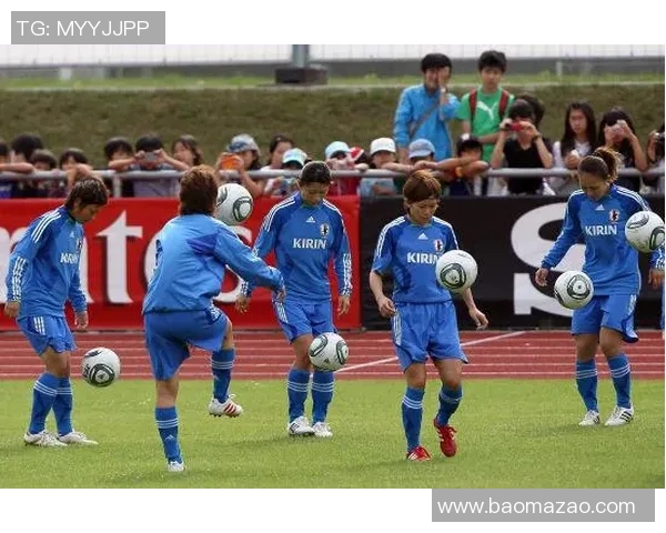 掌握足球颠球技巧的全面指南与实用训练方法分享 掌握足球颠球技巧的全面指南与实用训练方法分享